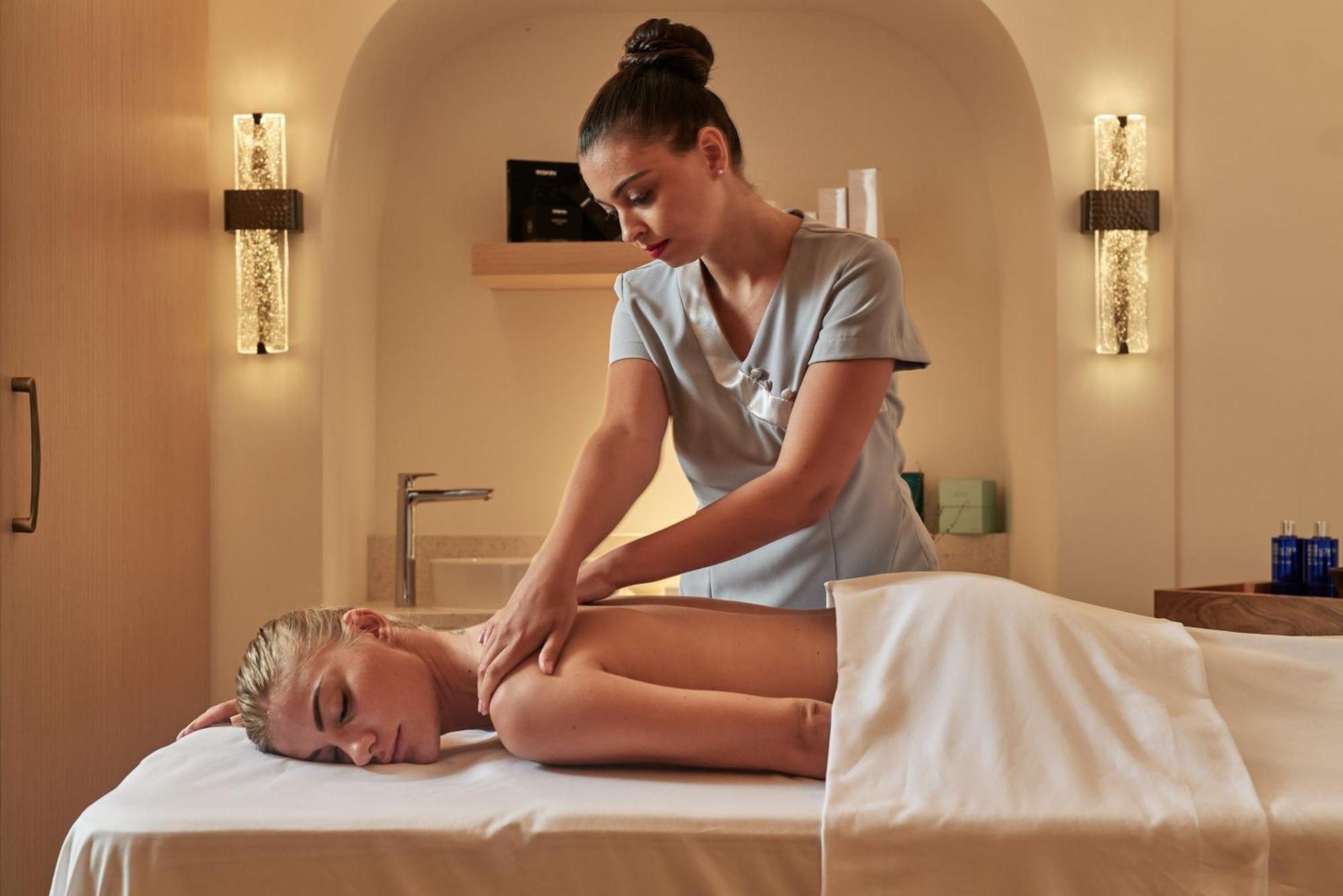 City Of Dreams Mediterranean - Integrated Resort, Casino & Entertainment 利马索尔 外观 照片 Massage