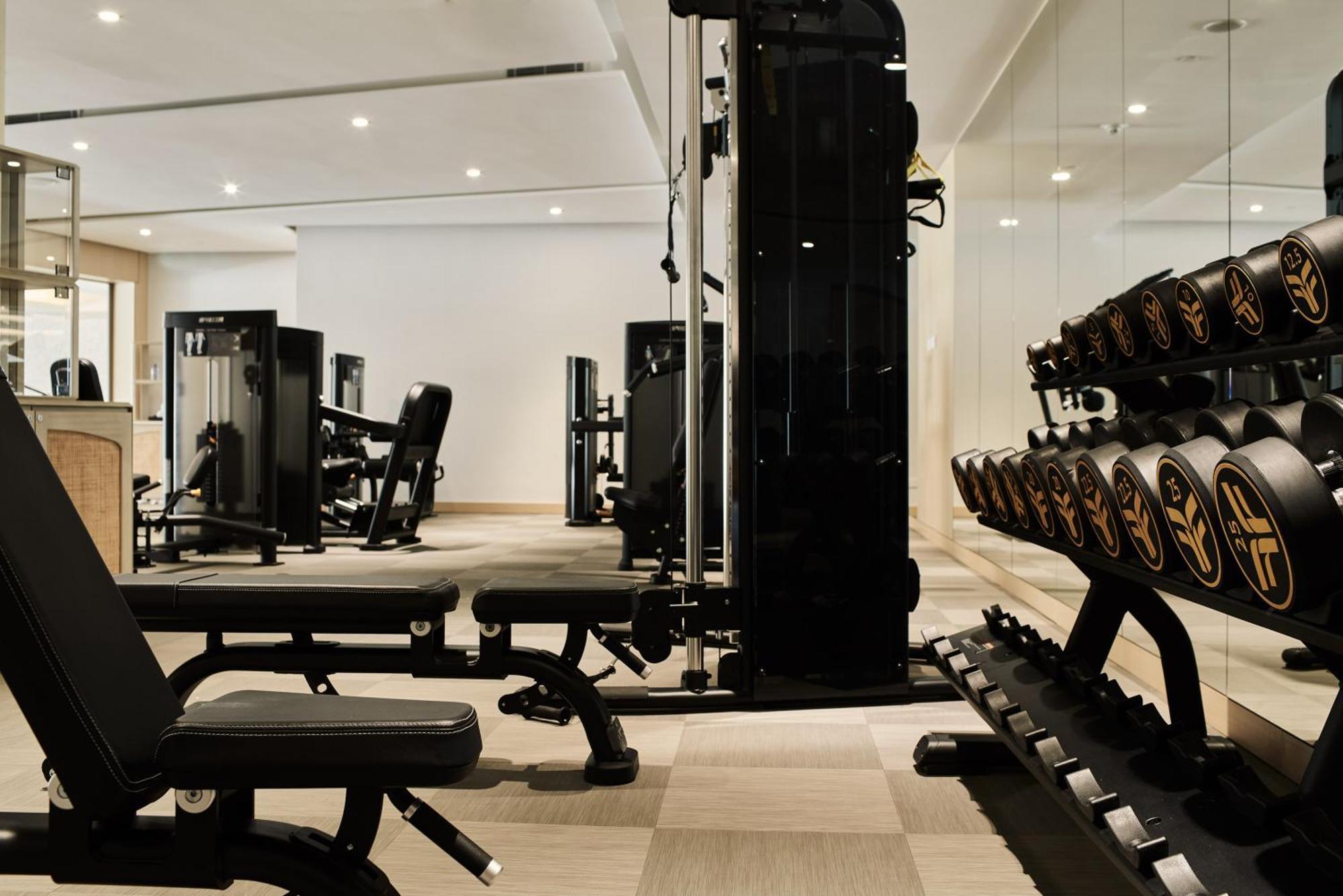 City Of Dreams Mediterranean - Integrated Resort, Casino & Entertainment 利马索尔 外观 照片 The gym at The Dorchester
