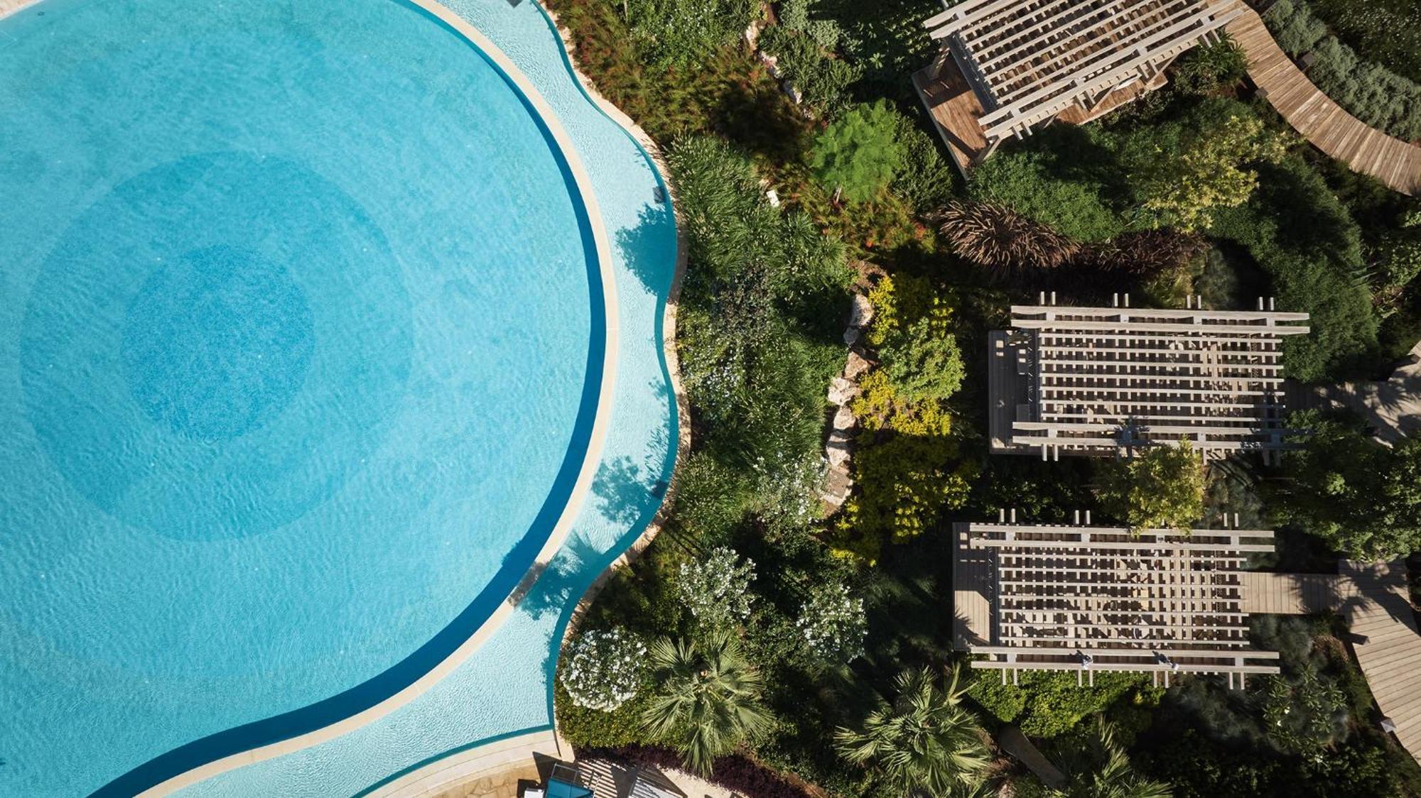 City Of Dreams Mediterranean - Integrated Resort, Casino & Entertainment 利马索尔 外观 照片 Aerial view of the pool