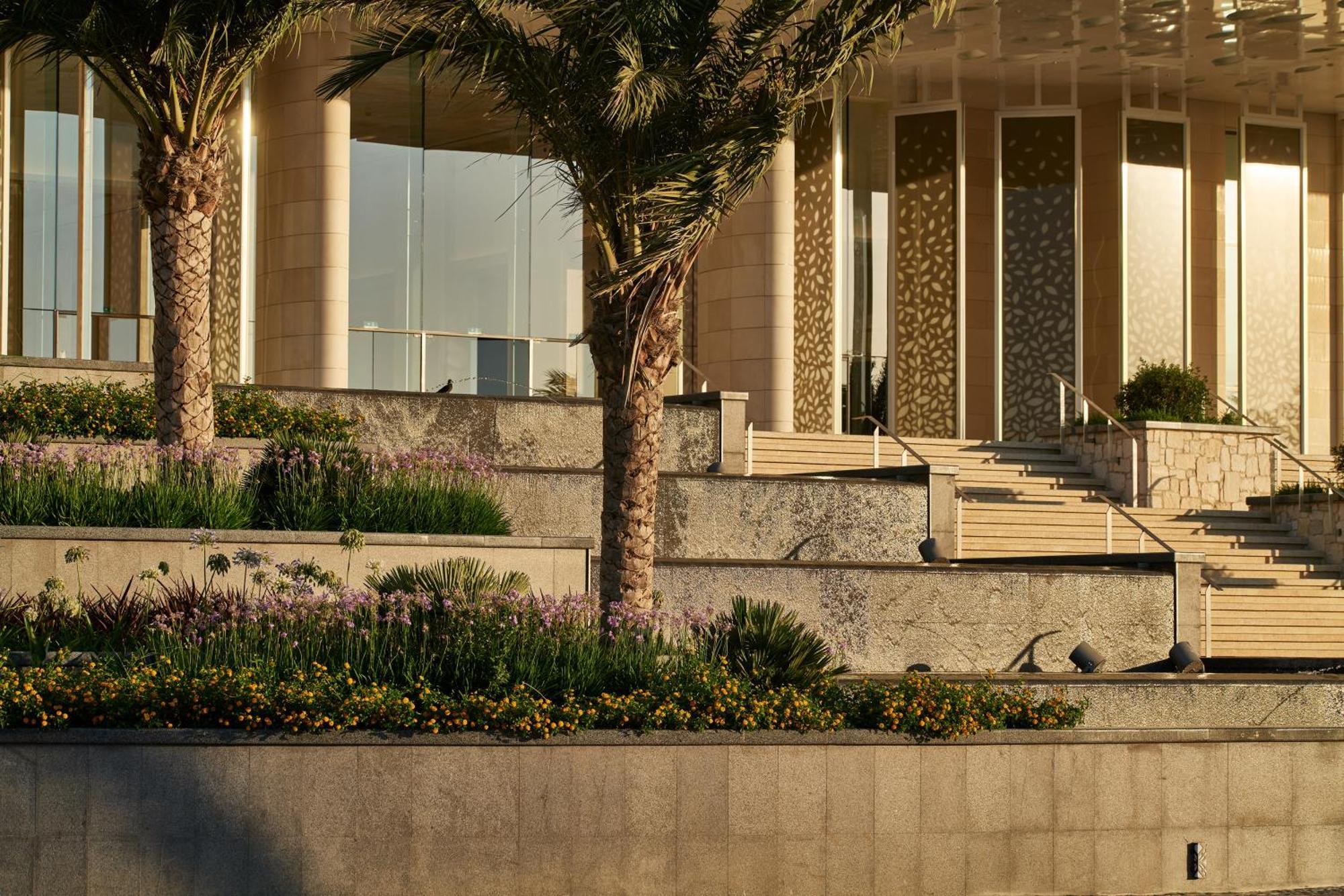 City Of Dreams Mediterranean - Integrated Resort, Casino & Entertainment 利马索尔 外观 照片 The Four Seasons Hotel, Bahrain