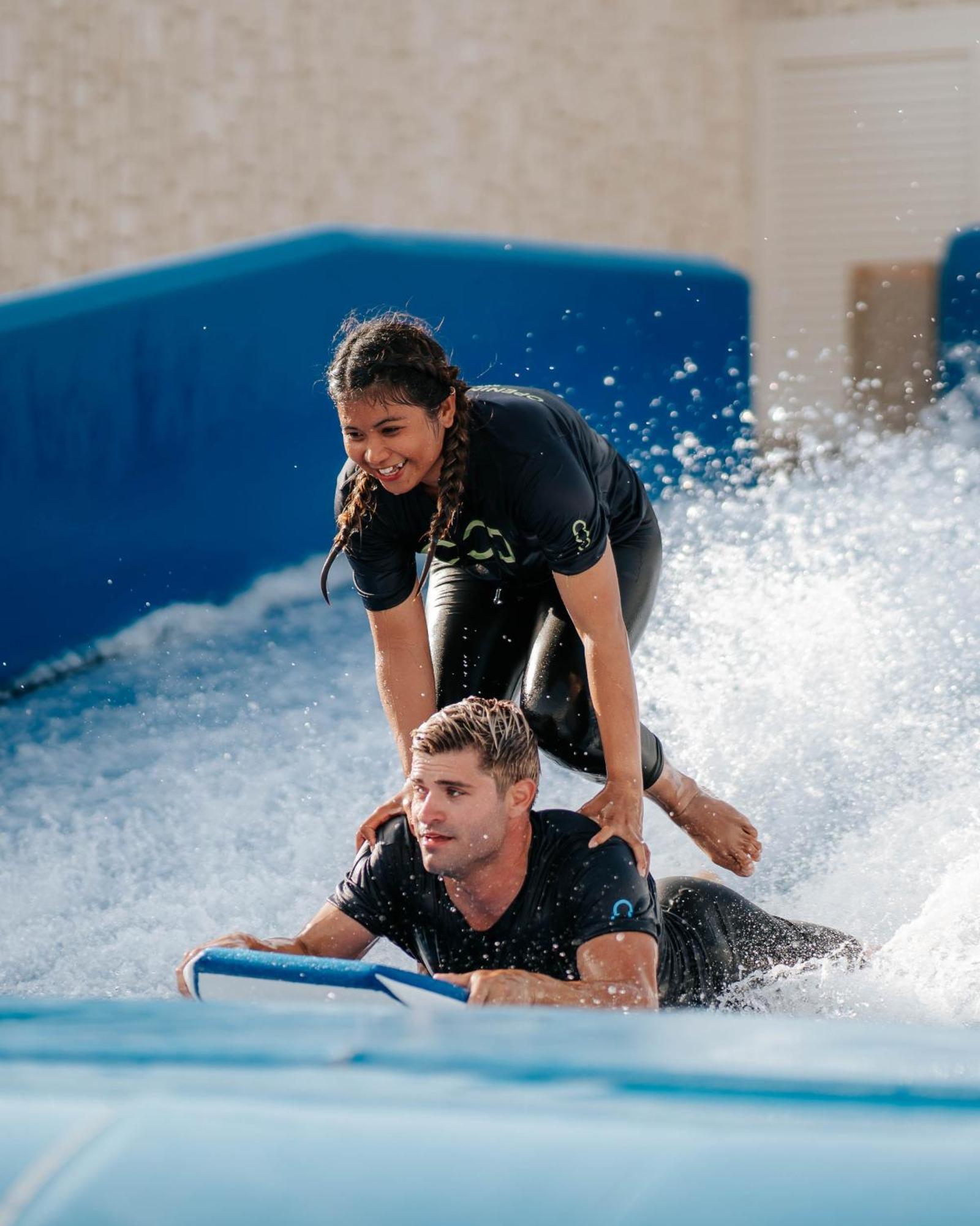 City Of Dreams Mediterranean - Integrated Resort, Casino & Entertainment 利马索尔 外观 照片 The Surf School