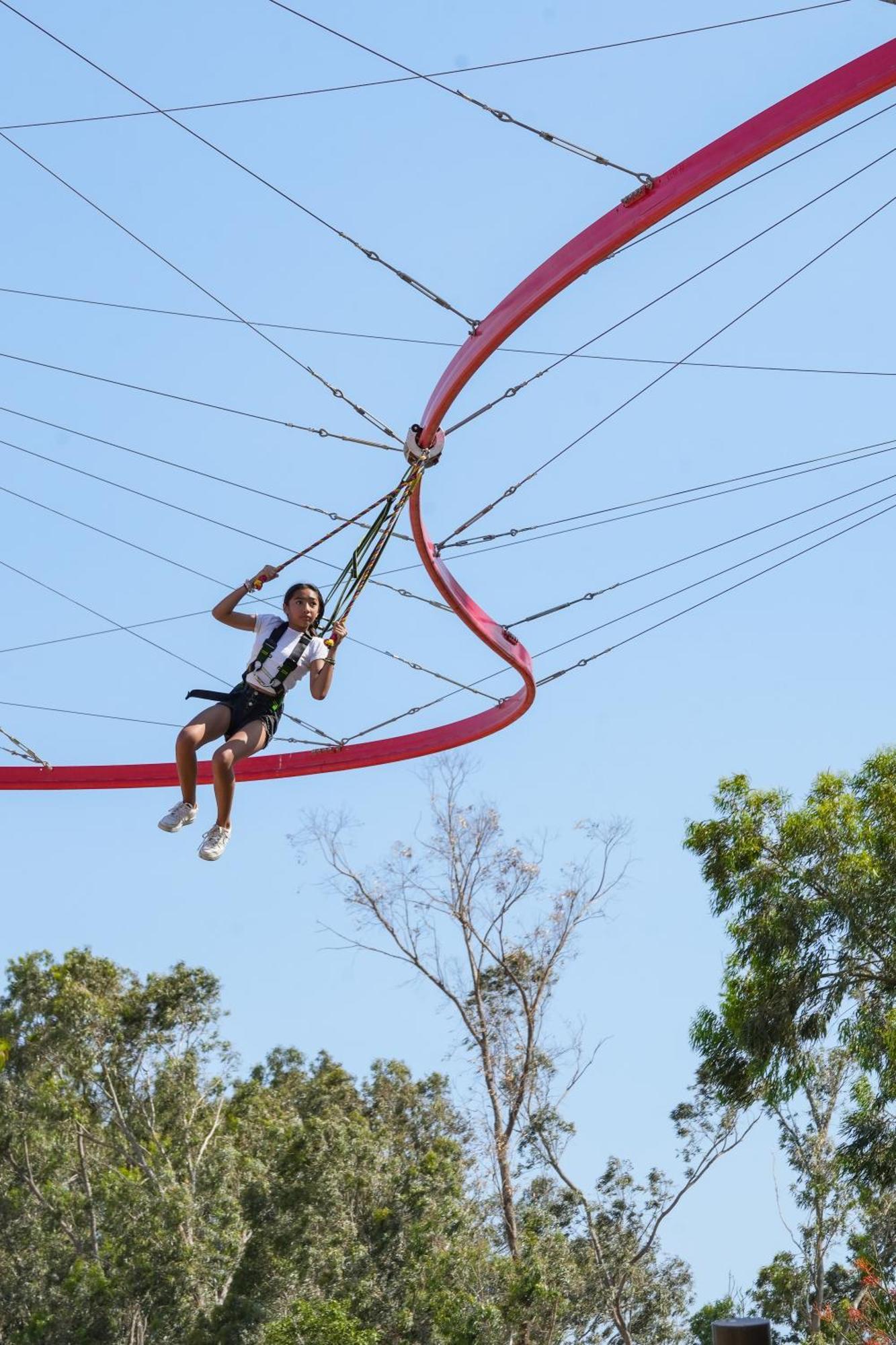 City Of Dreams Mediterranean - Integrated Resort, Casino & Entertainment 利马索尔 外观 照片 The 100m long zip line at the Adventure Park